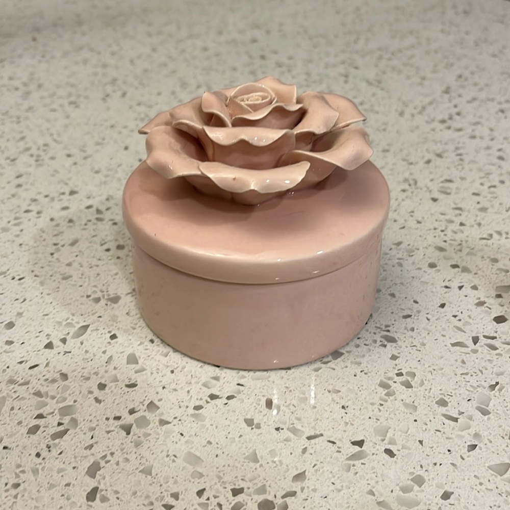 Pink flower jewelry box